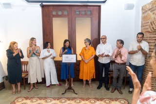 Artistas y equipo coordinador de la Exposición Carteles en Dos Calles 